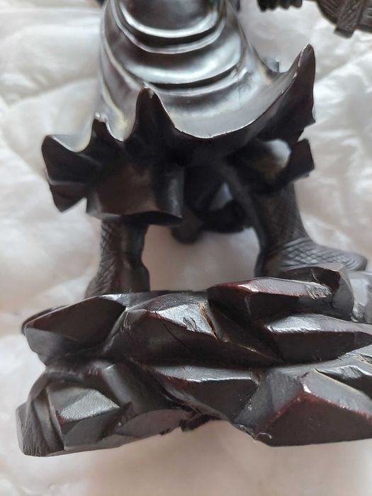 Escultura oriental madeira 37 cm