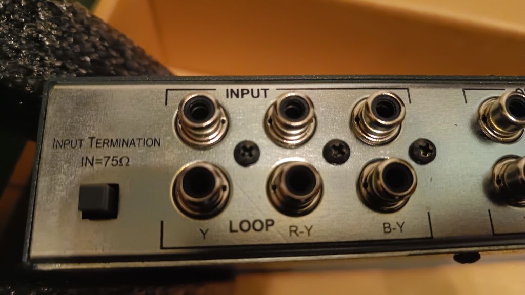 Rozdzielacz video VM-100C Wzmacniacz dystrybucyjny analog wideo HD