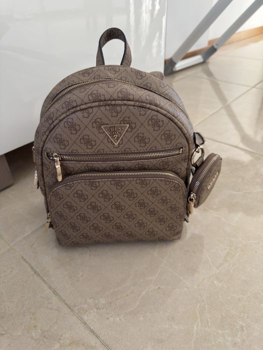 Vendo mochila Guess