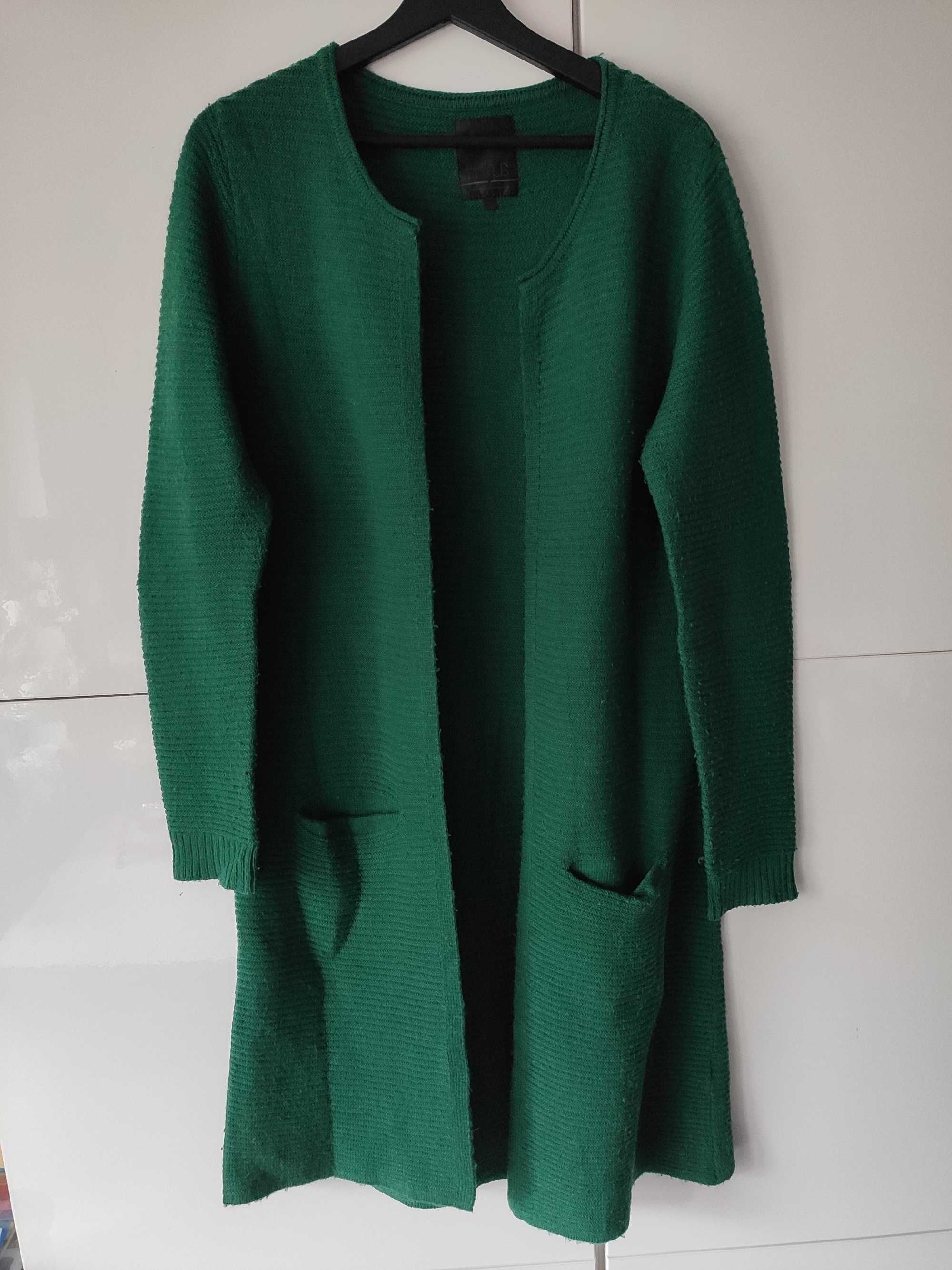 Zielony długi sweter kardigan z wełną w składzie rozmiar M