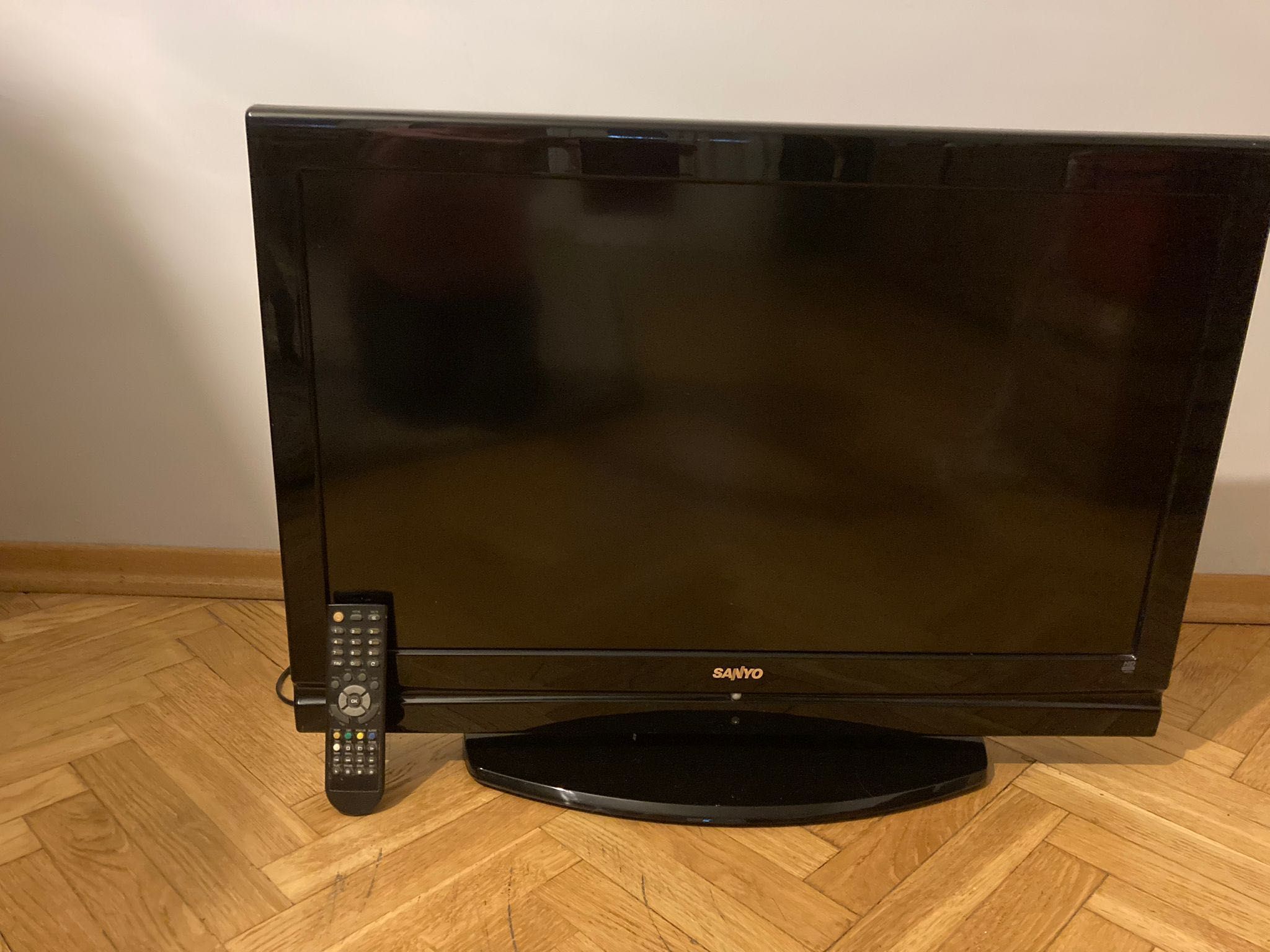 Telewizor LCD SANYO CE32FD90-B