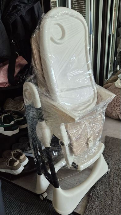 Стілець для годування