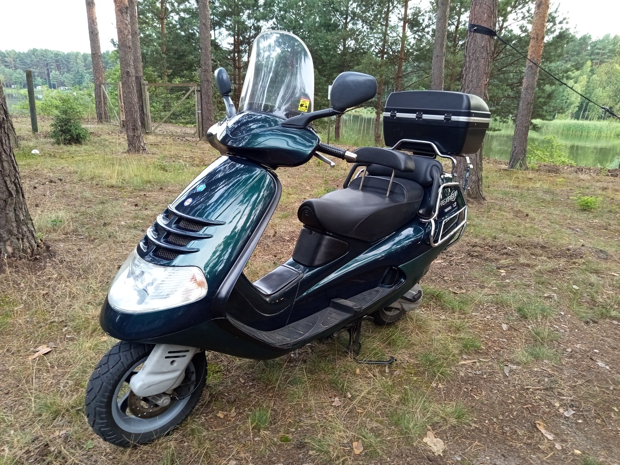 Piaggio Vespa Hexagon 125