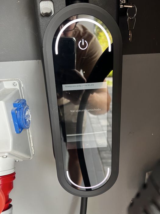Ladowarka Audi Etron Q8 wallbox