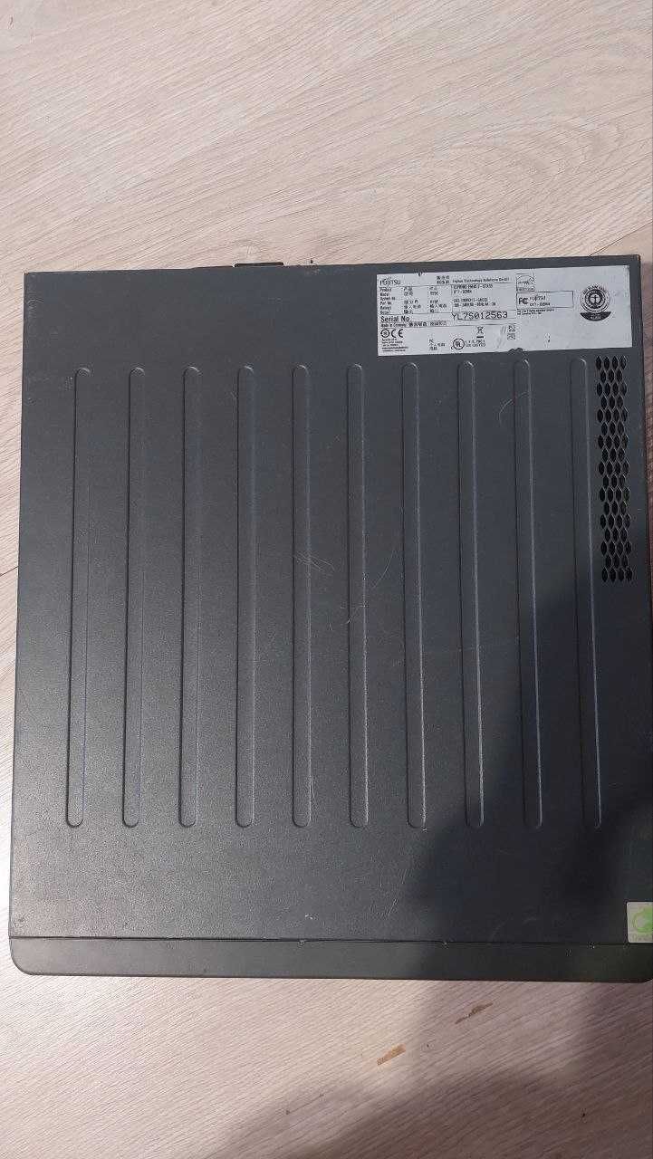 Компьютер Fujitsu ESPRIMO E5645 E-Star5. память 4Гб и HDD 200Гб новый