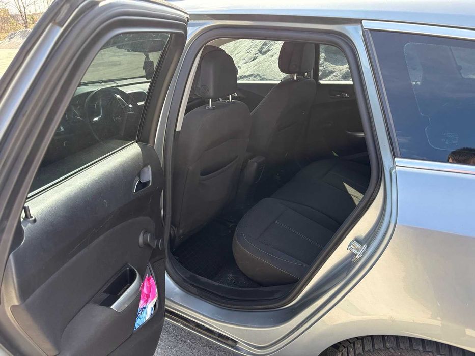 Продам Opel Astra j 1.7cdti