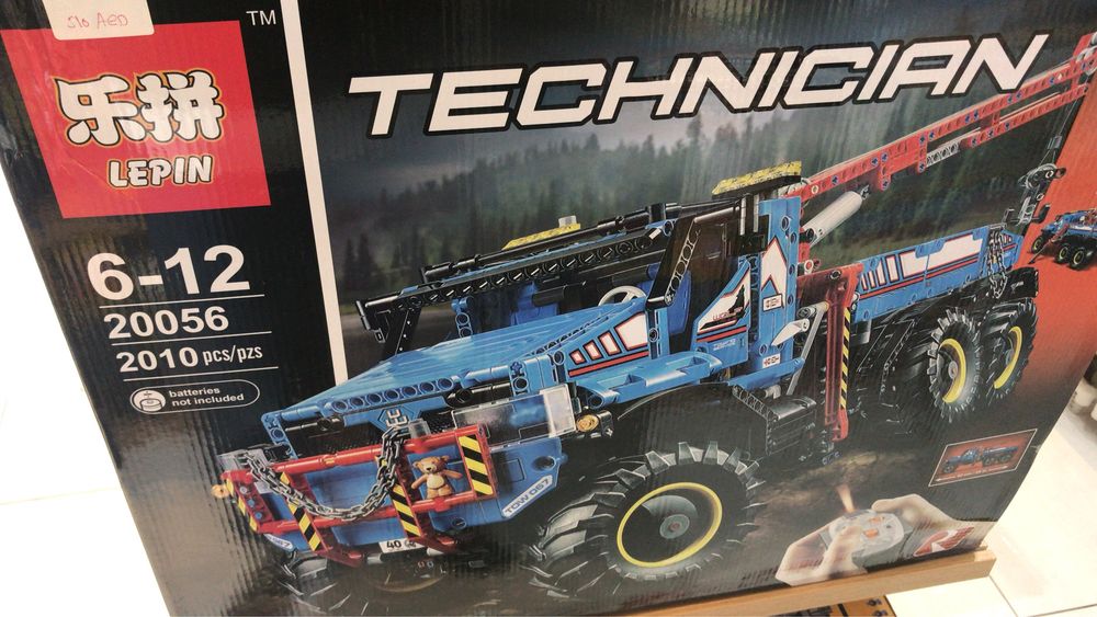 Lego Technic 42070 6x6 All Terrain Tow Truck