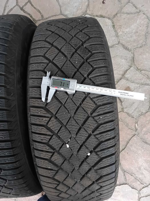 Koła aluminiowe  Toyota 18" z oponami zimowymi Continental