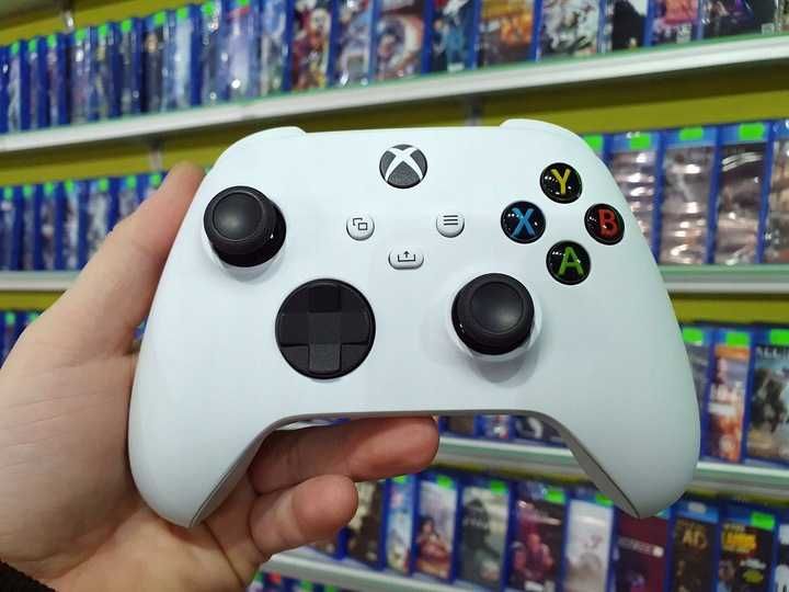 Oryginalny pad Microsoft Xbox Series S X One Robot White Biały