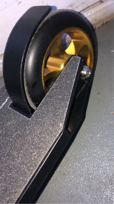 Naprawa serwis Hulajnoga elektryczna opona hulajnogi sterowniki