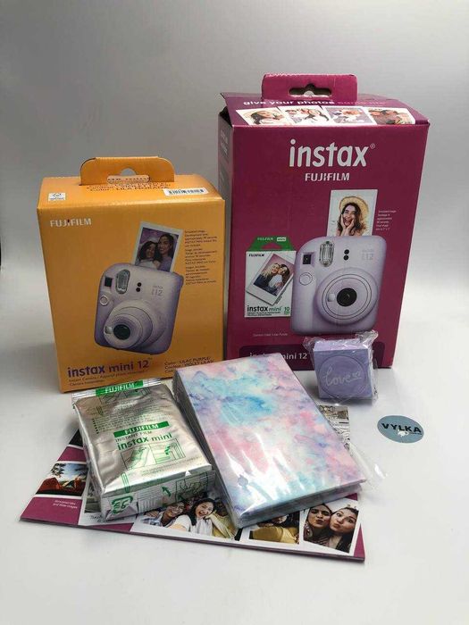Подарунковий набір Fujifilm Instax Mini 12 : фотокамера + аксесуари