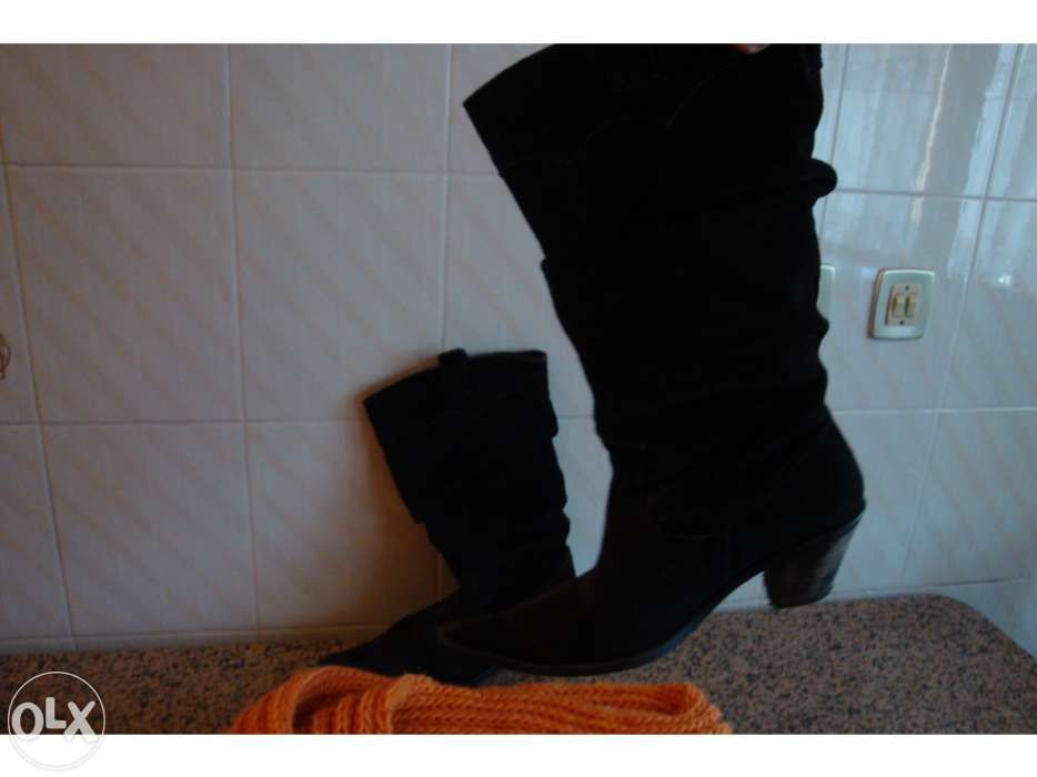 Botas senhora nº 40 + cachecol (c/oferta)