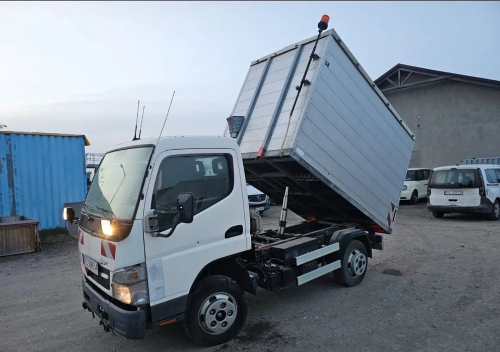 Mitsubishi Canter PFAU niski Przebieg , Piaskarka plug do odsniezania