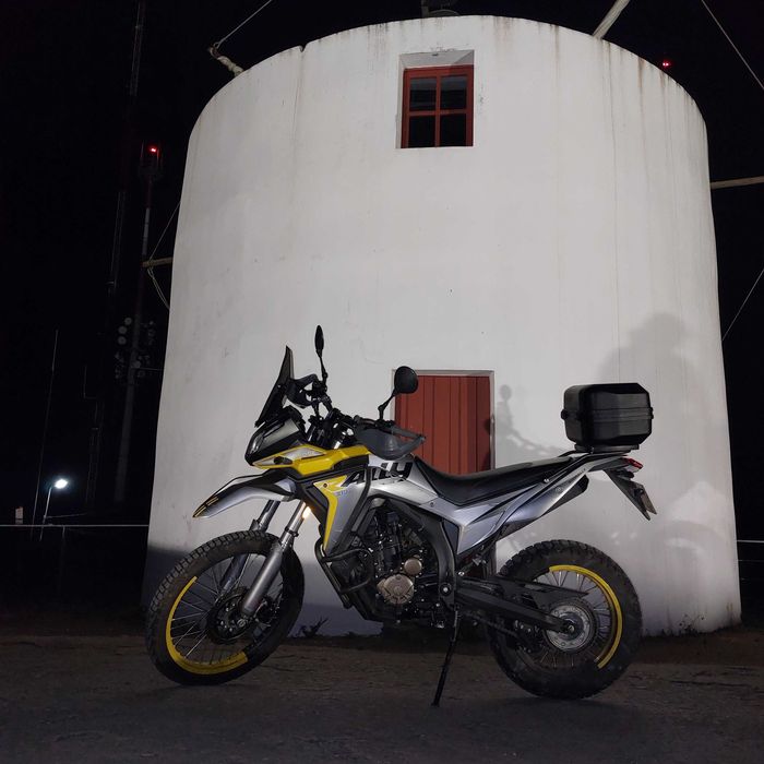 Voge 300 cc Rally cinzenta