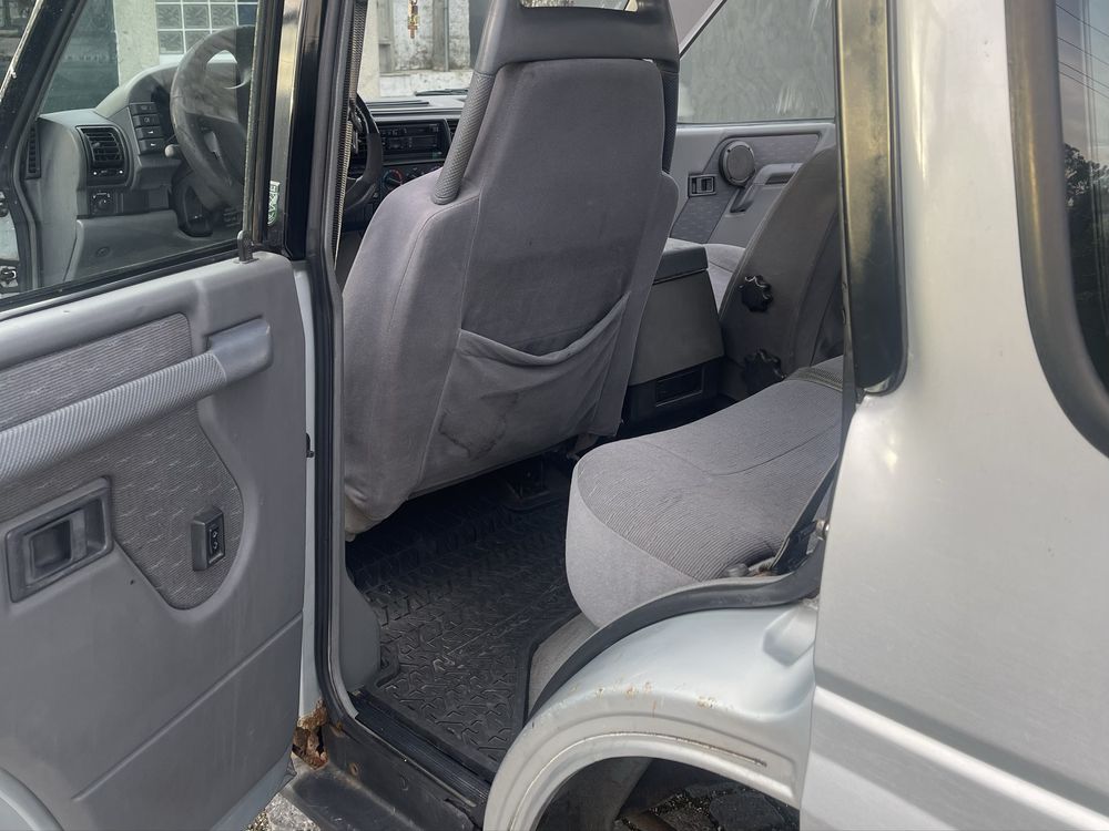 Land Rover Discovery 300 Tdi 7 lugares 5 portas |Edição limitada Aigle