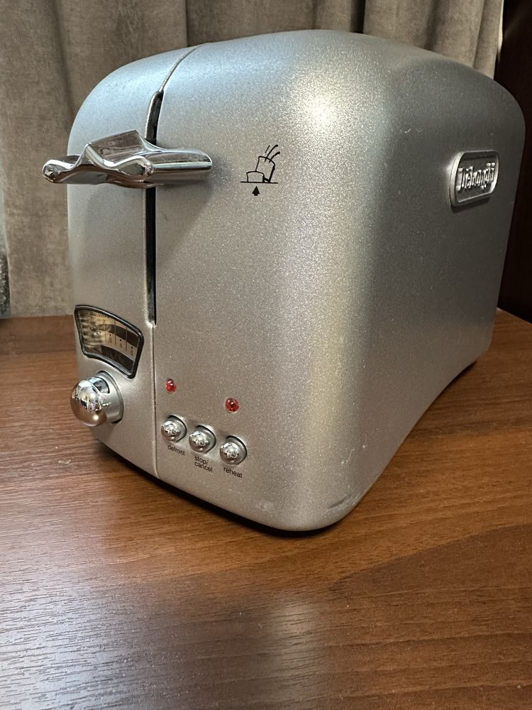 Тостер DeLonghi CTO21,серія Icona.