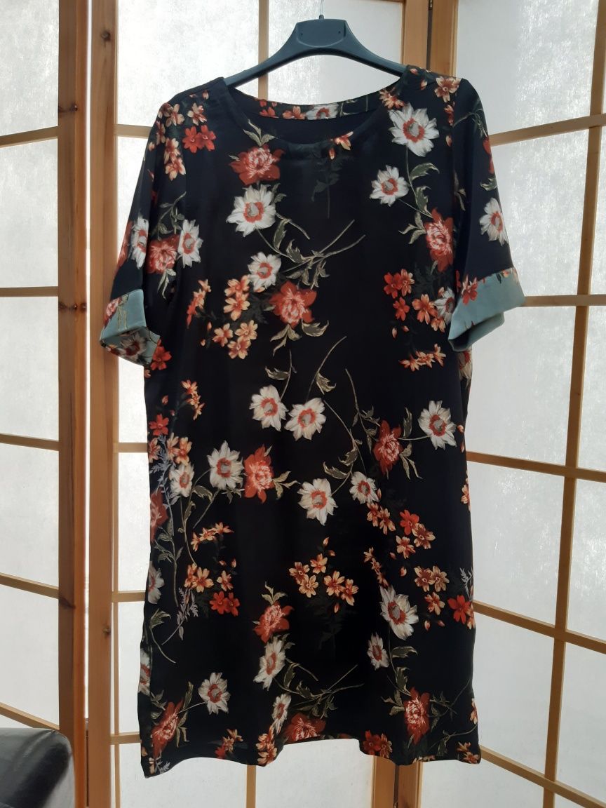Elegancka wizytowa sukienka tunika czarna wzór kwiatowy 38 40