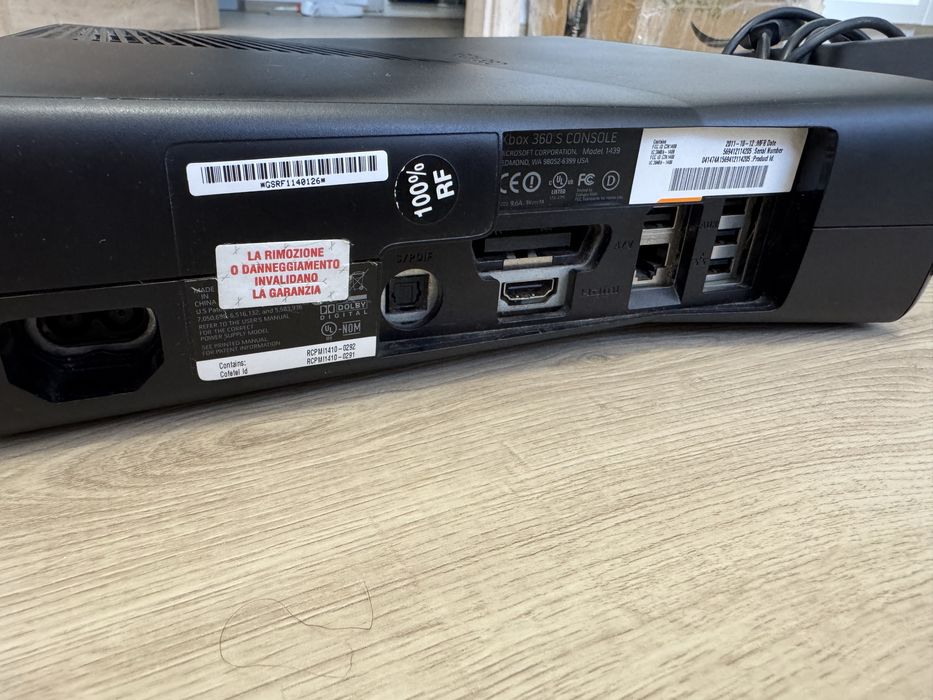 Xbox 360S 250GB RGH + 2 pady