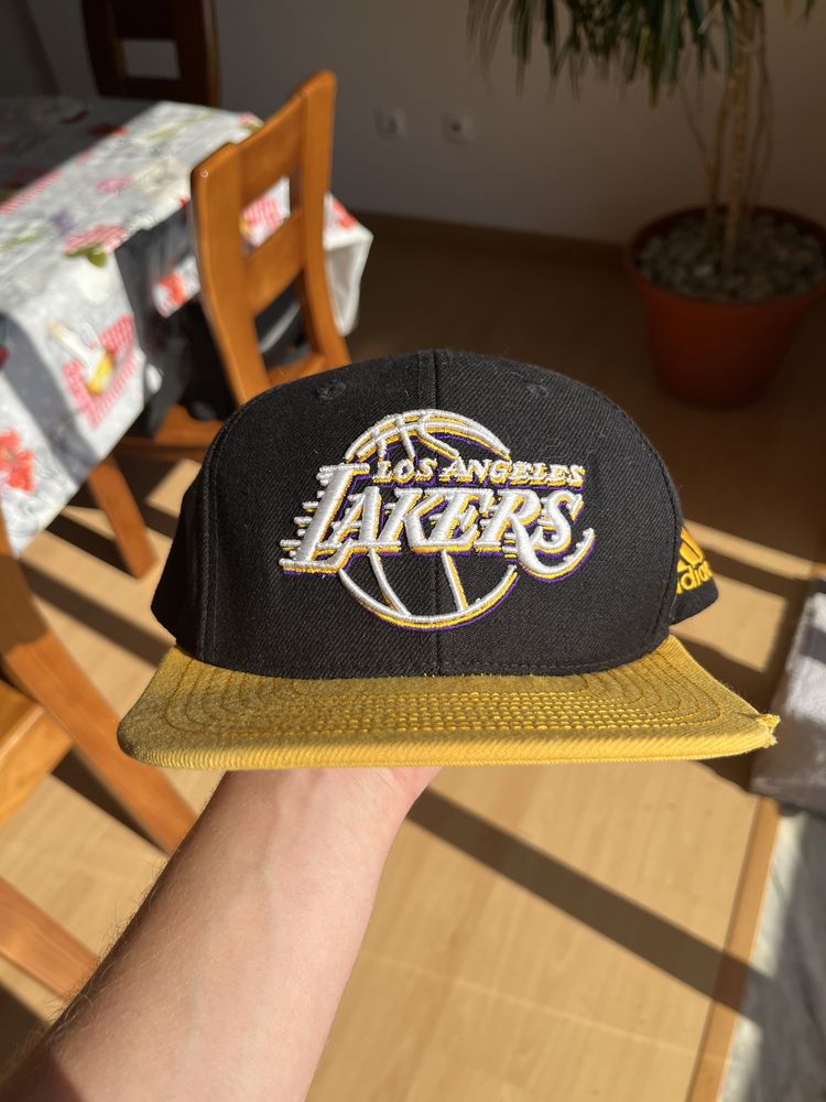 Cap dos Lakers (marca: adidas)