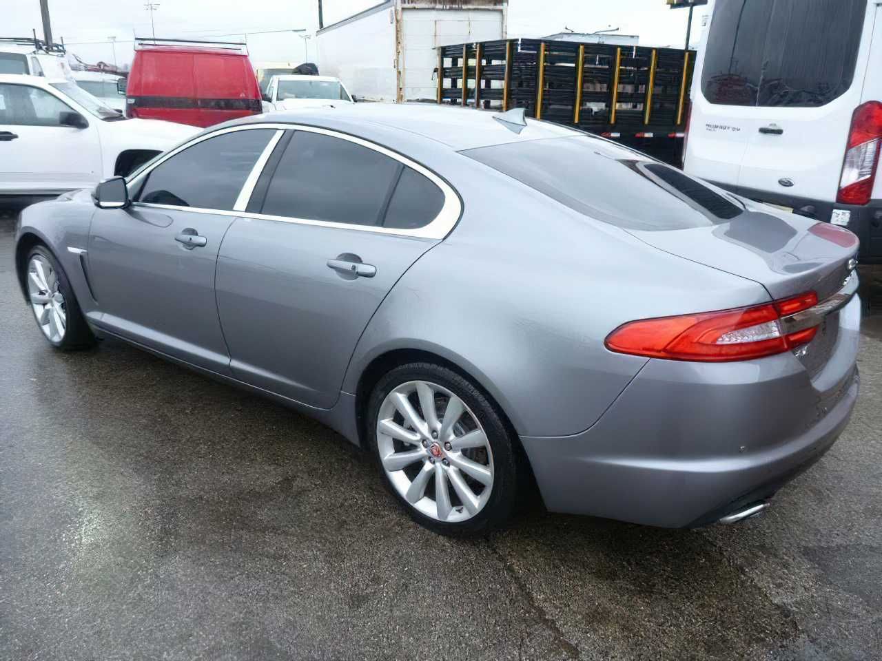 Jaguar Xf      2014
