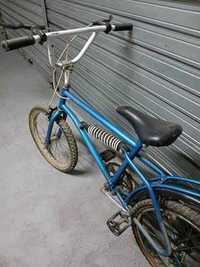 Bicicleta azul de criança