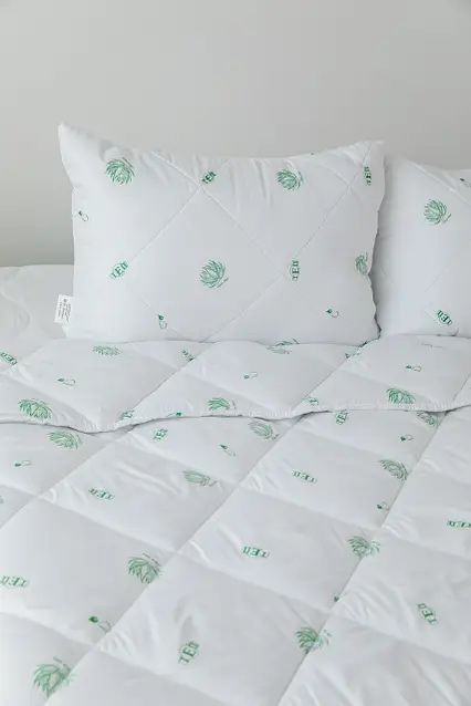 Всезонна антиалергенна ковдра з просоченим екстрактом "Aloe Vera" ТЕП
