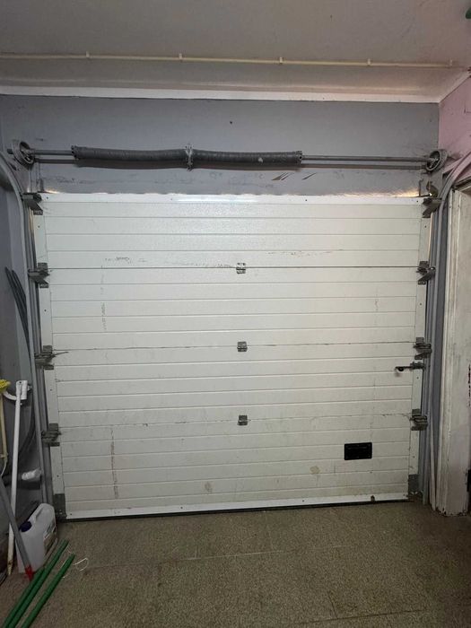 Portão de garagem seccionado