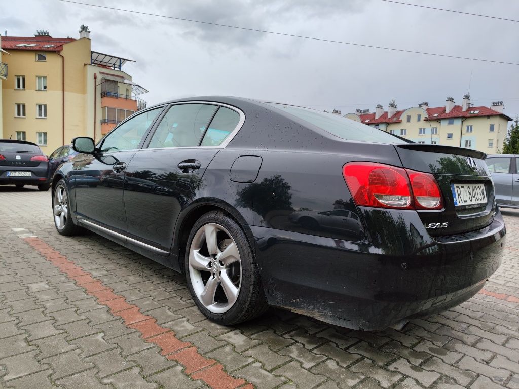 Lexus GS 300 - LPG +  komfort i bezpieczeństwo.