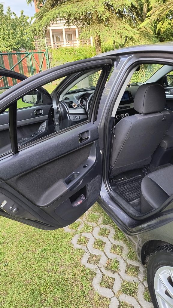 Mitsubishi Lancer 1.8 hatchback