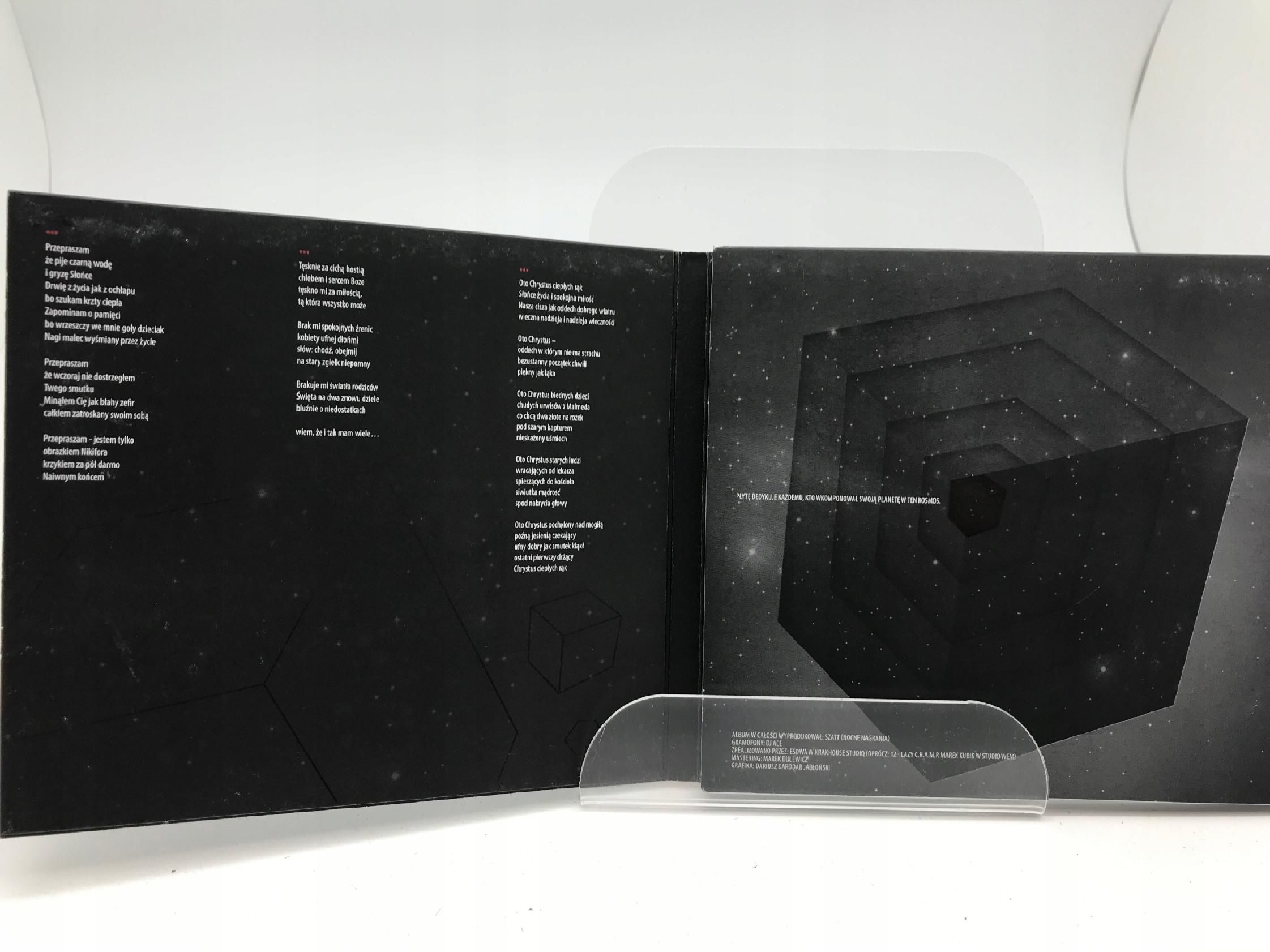 cd - cira - plastikowy kosmos