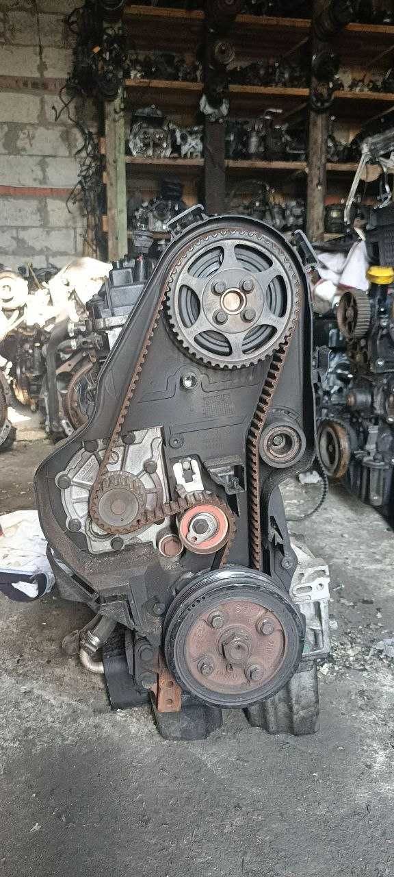 Двигун мотор двигатель VOLVO Вольво S70 V70 2 II 2.4 D5 05244T