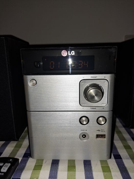 Micro sistema hifi da lg com rádio, cd, leitor de pen,