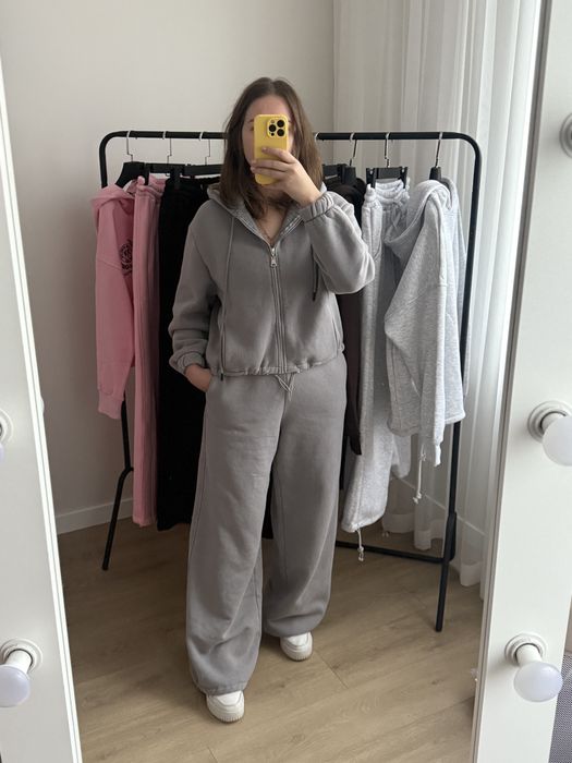 Новий  теплий костюм в наявності