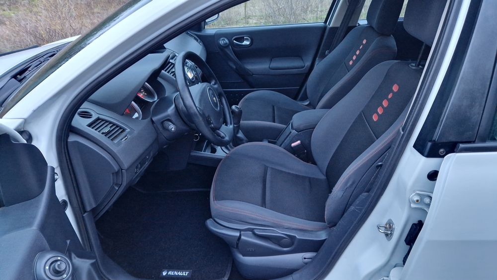 Автомобиль Renault Megan 1,6