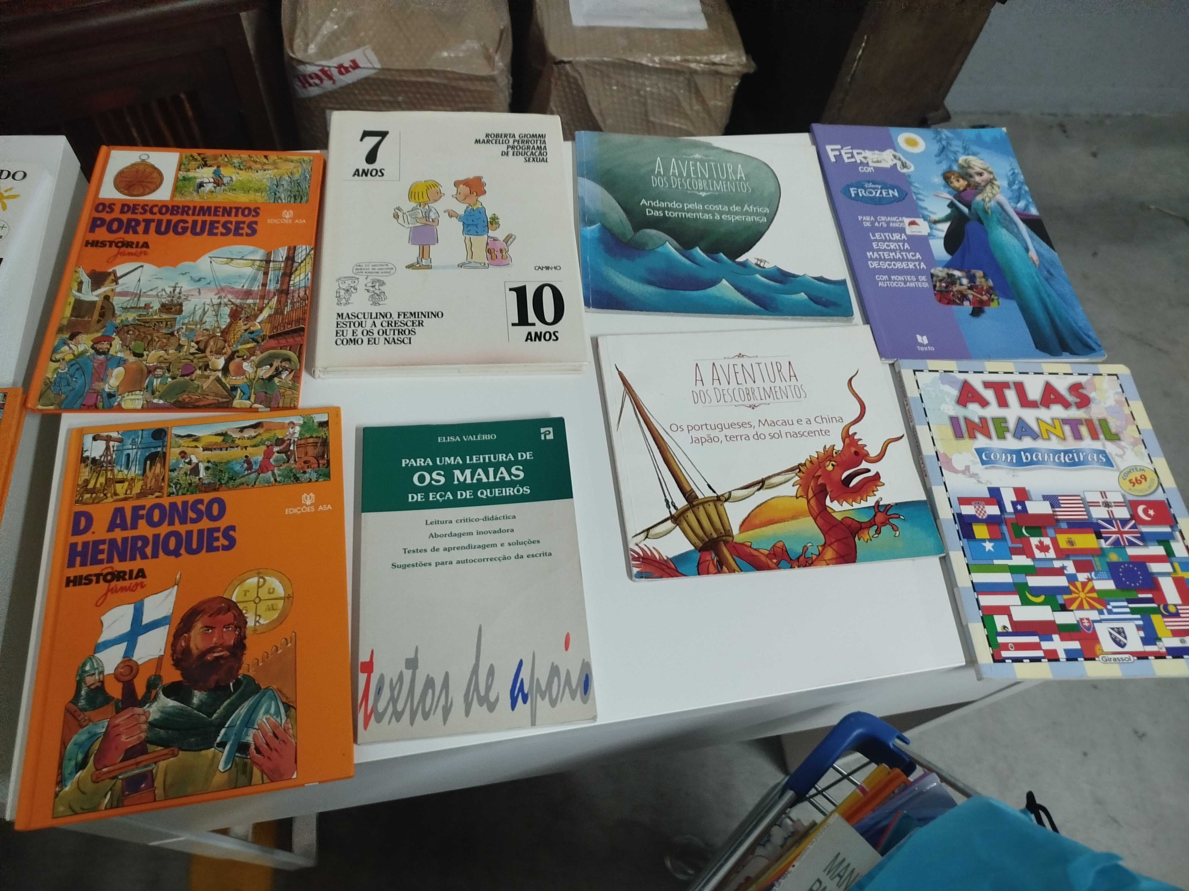 Vendo livros variados 8