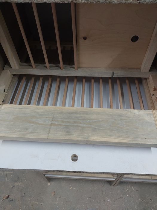 Cele dla golebi z rusztem I szuflada