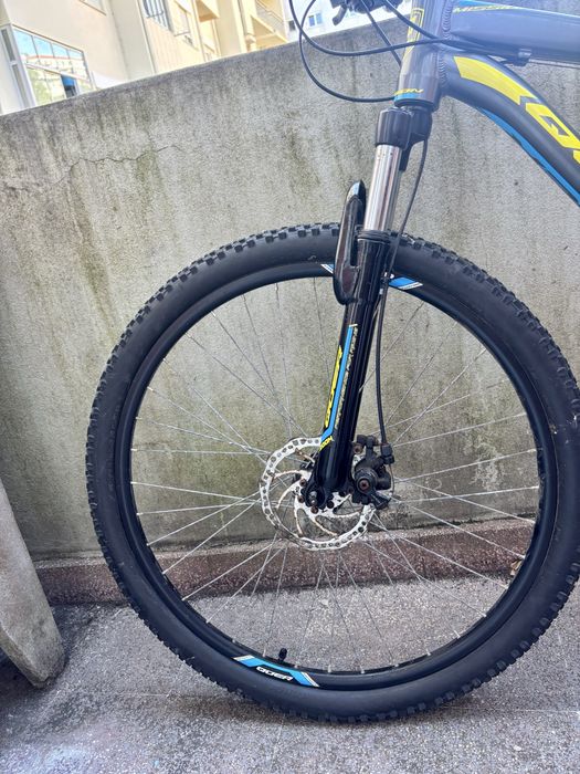 Bicicleta de Montanha QUER 29 – Bom Estado