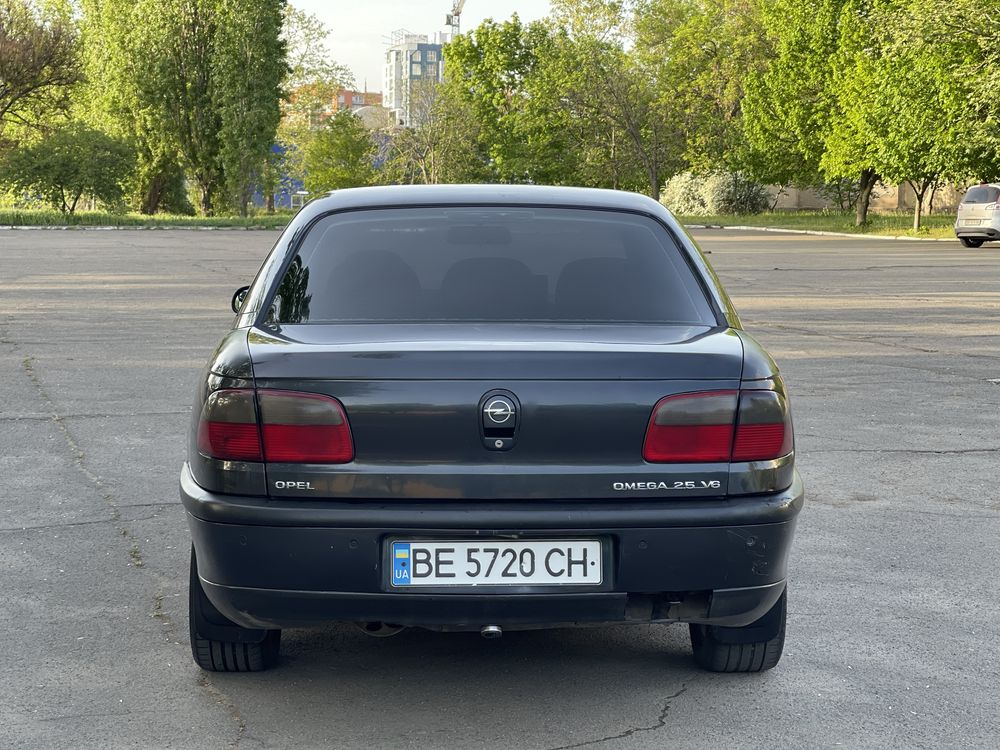 Opel Omega B