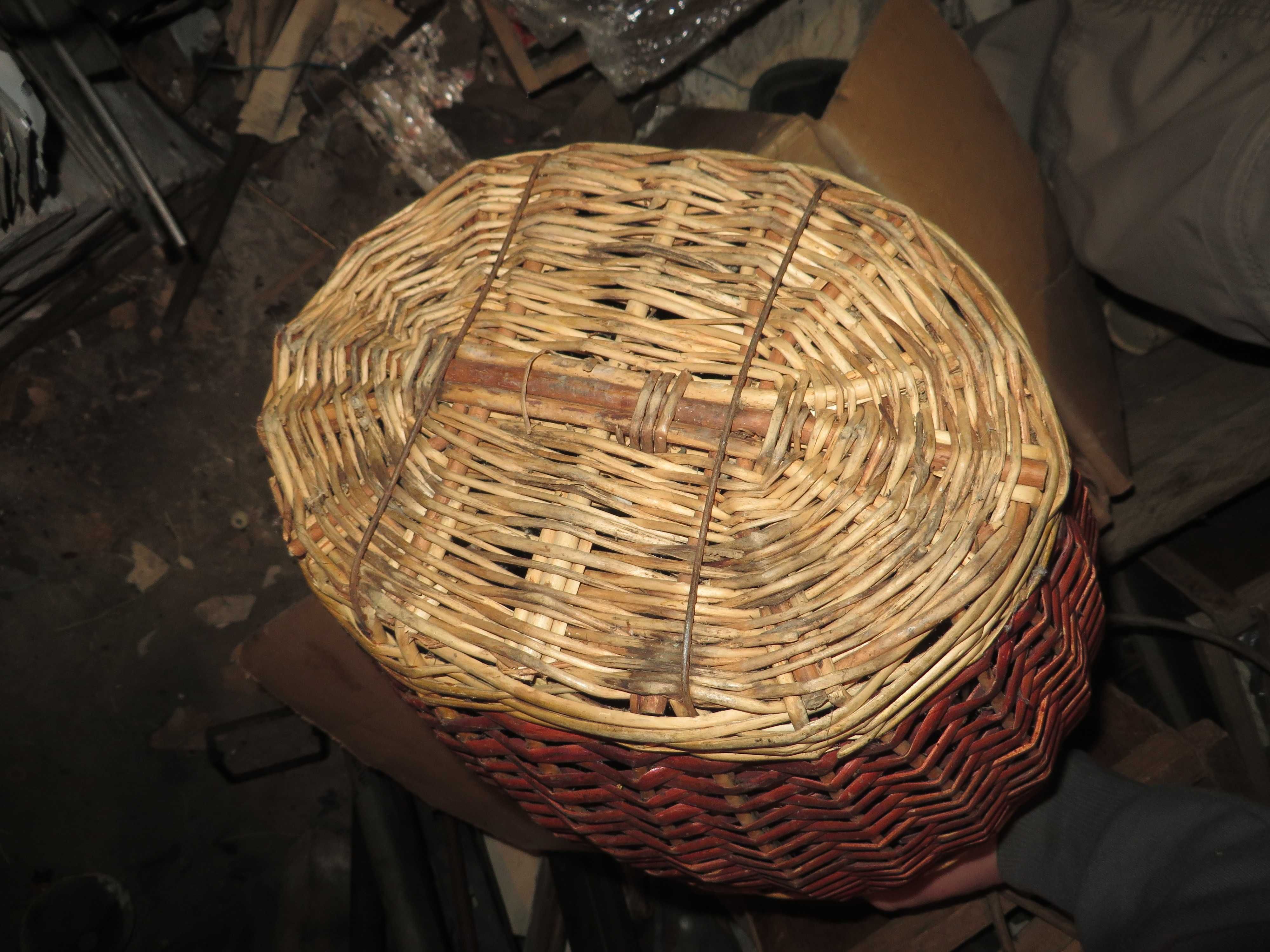 Корзина для грибів (кошик, фотозона) плетена з лози 1980х