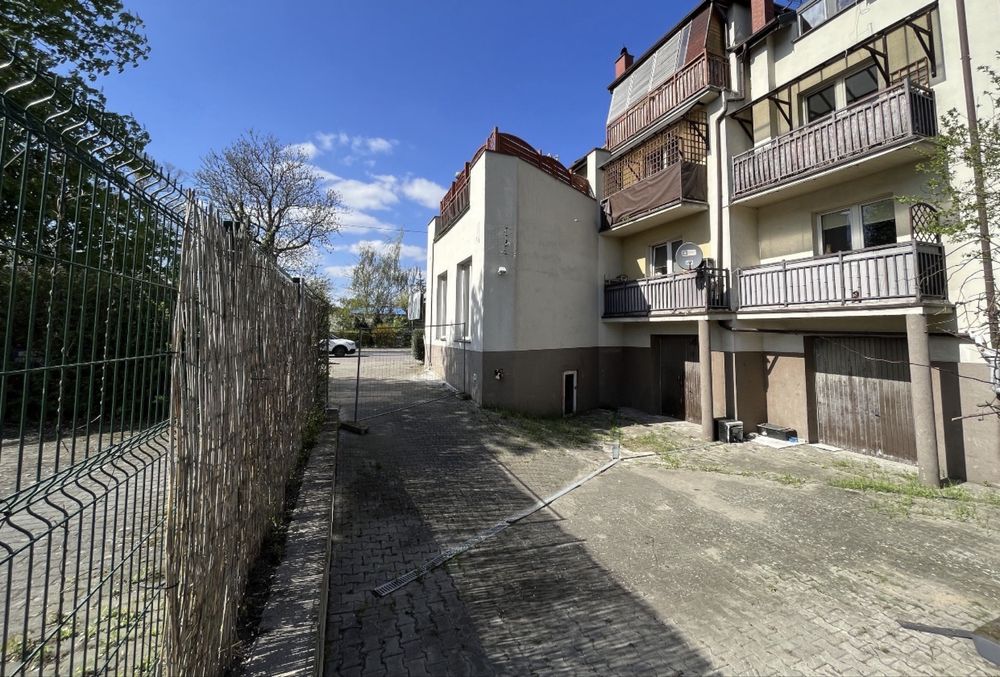 Wynajem wysoki stabdard murowany garazy