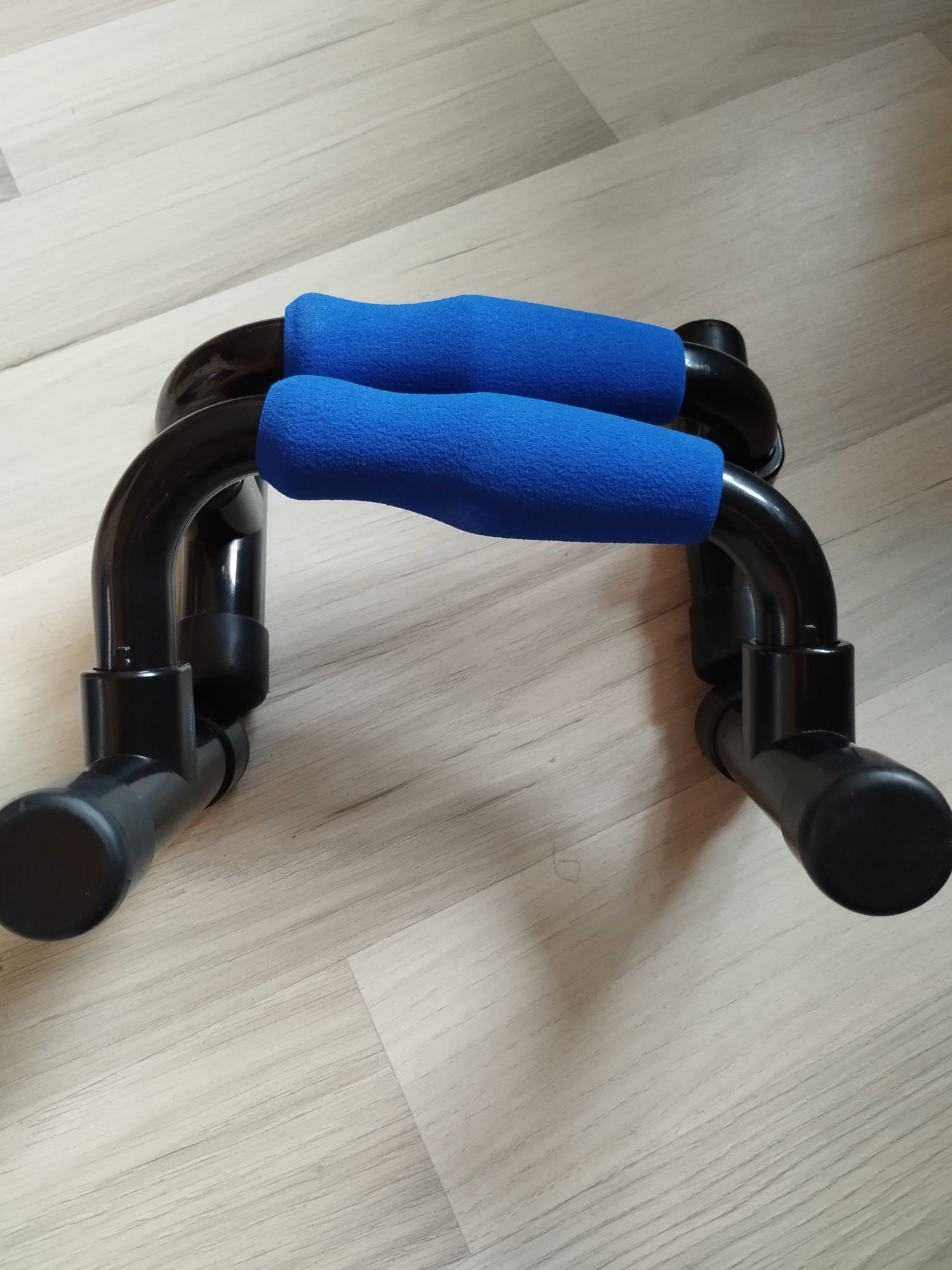 Nowe uchwyty do pompek fitness