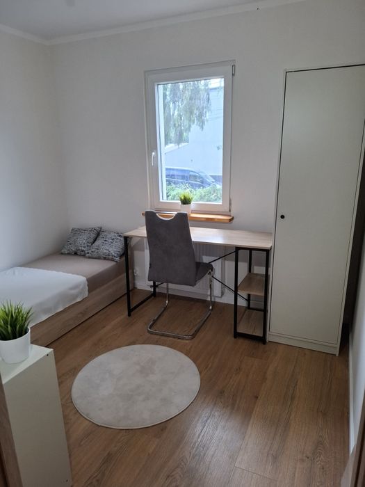 Dom  dla STUDENTÓW,.Pokoj 20m2 dla Studentki