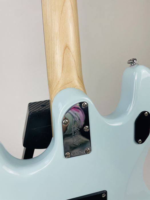 Sterling by Music Man Stingray SR-30 projekt Fender a - zobacz Video