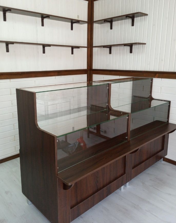 Продам дві вітрини для магазину