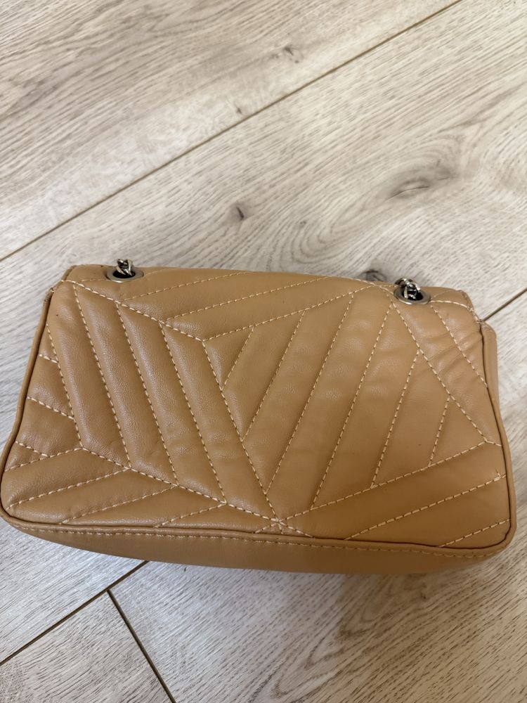 Бежева сумка pull&bear