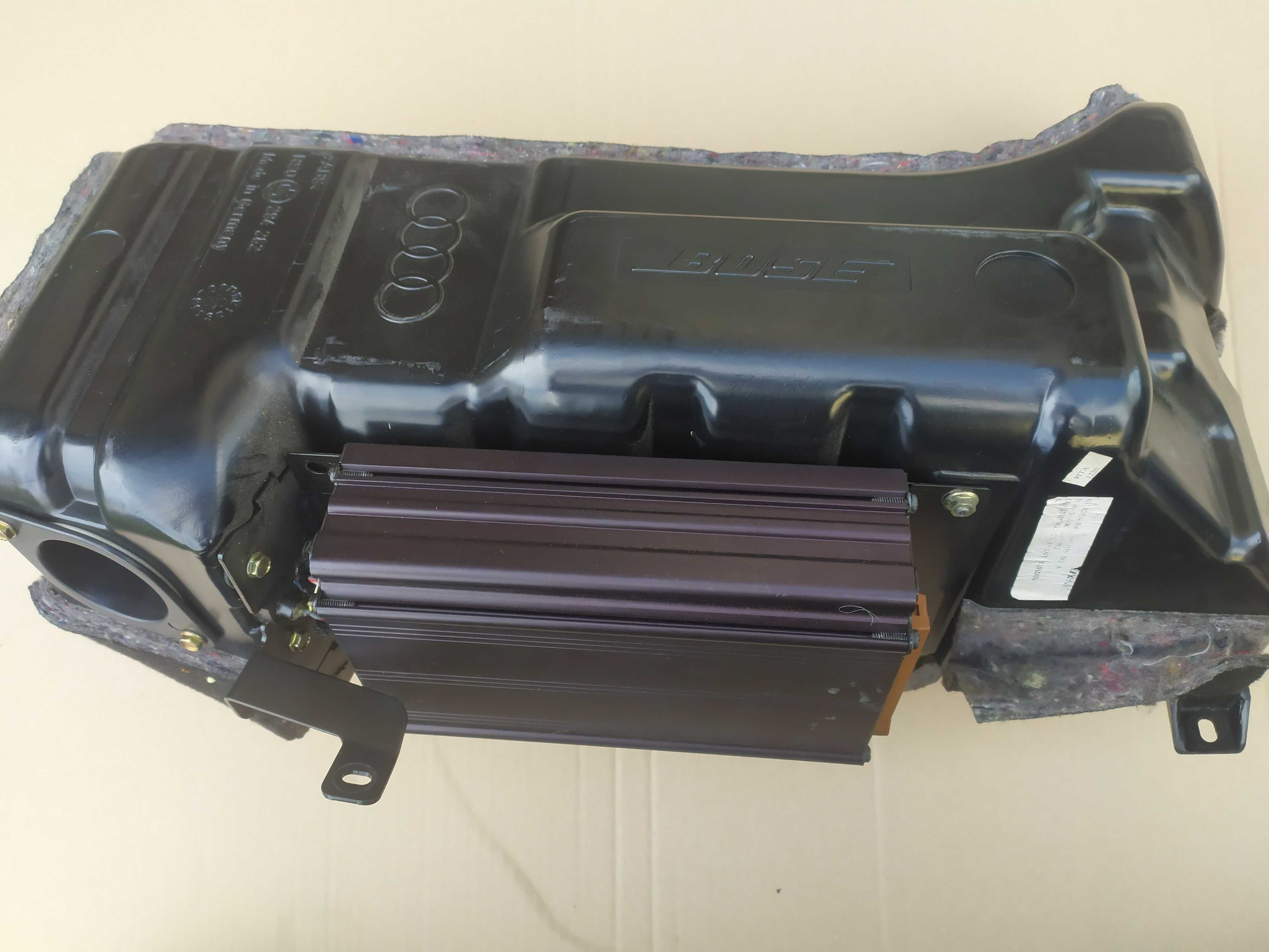 Subwoofer Audi A6 C5 Avant Kombi Wraz z Wzmacniaczem