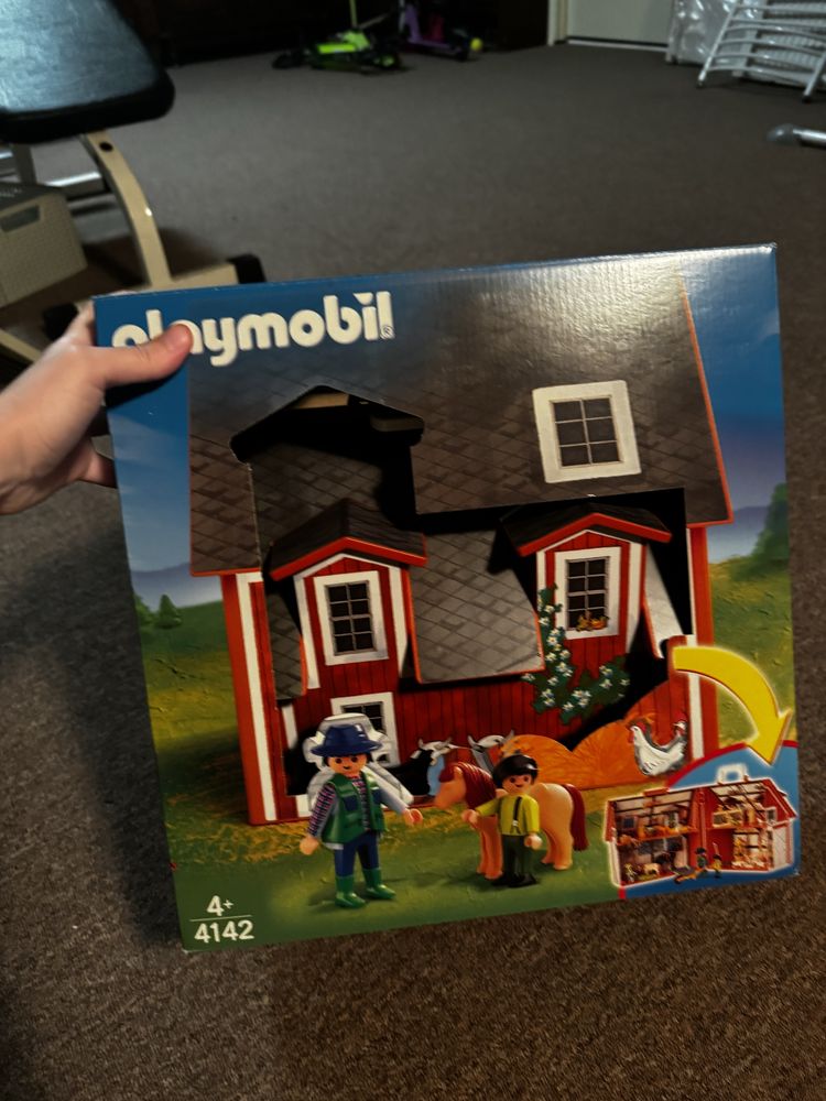 Будинки ферма 4142 та 6132, ветклініка 5870 Playmobil