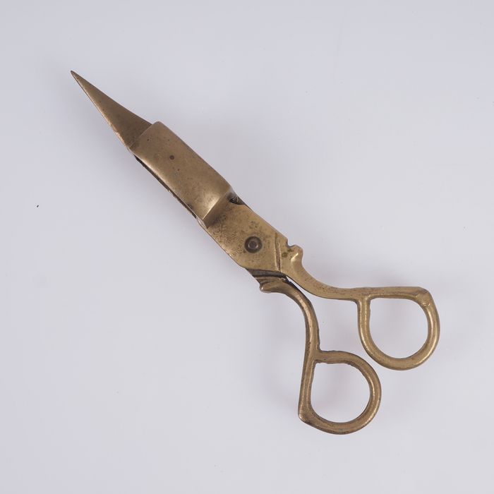 Stare mosiężne nożyczki do knotów