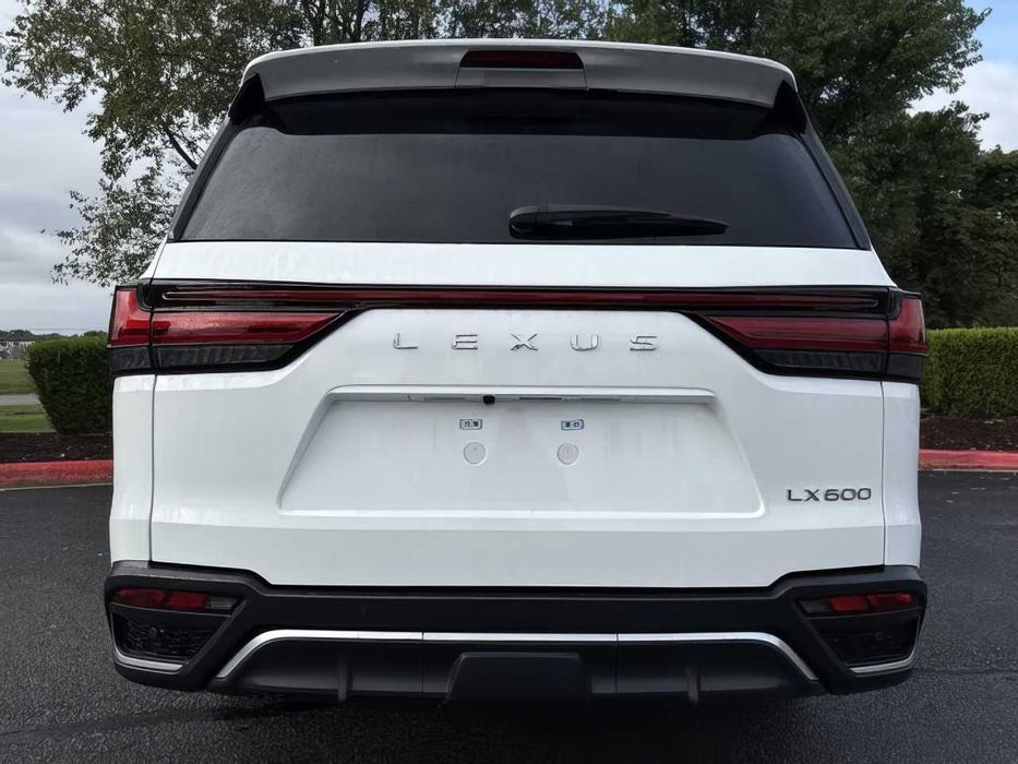 Lexus LX      2025