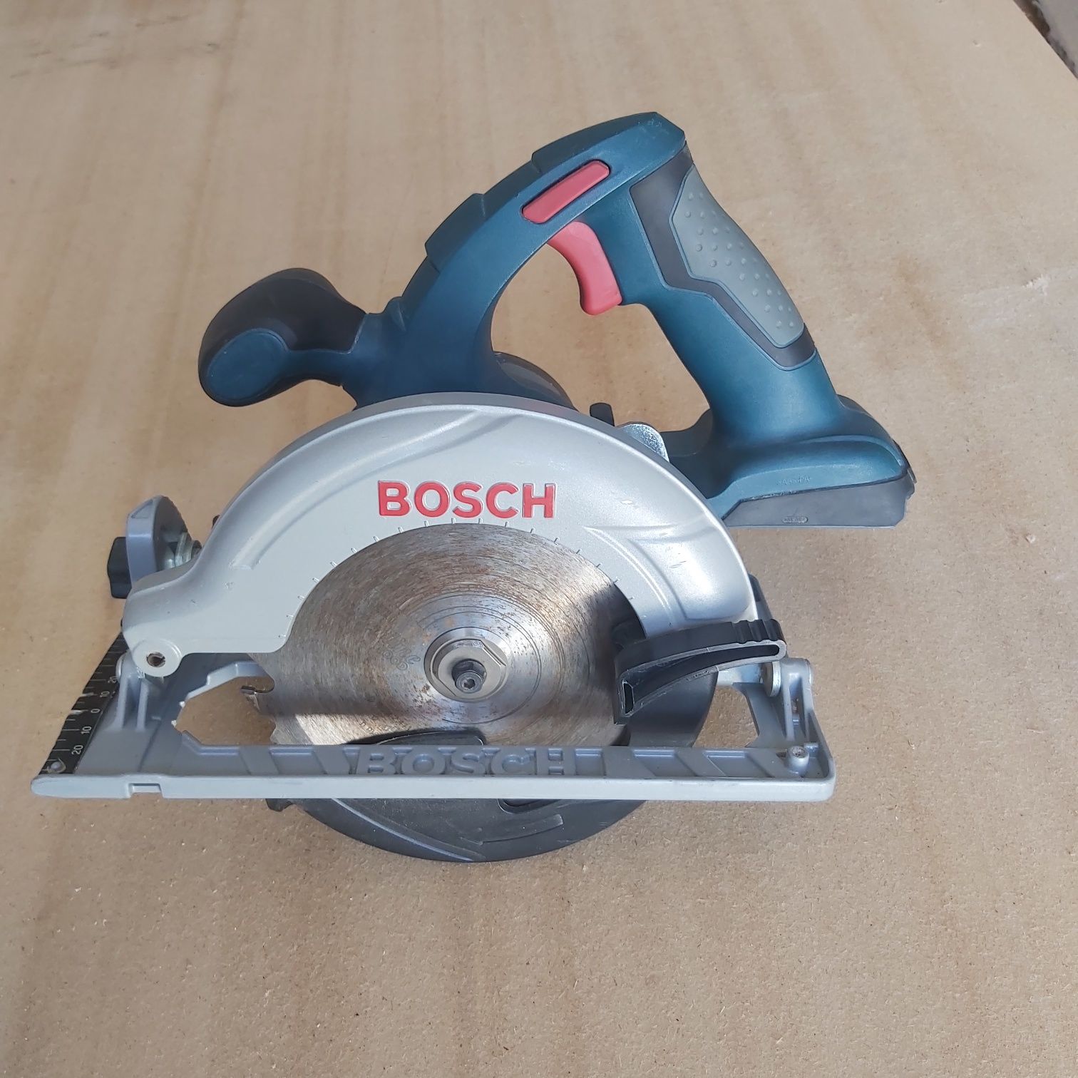 Циркулярна пила bosch gks 18 v-li